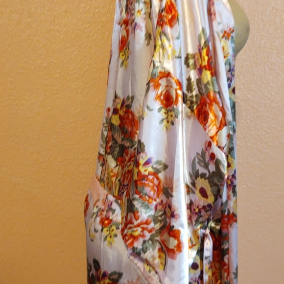 Like new Robe - Picture 7 of 7